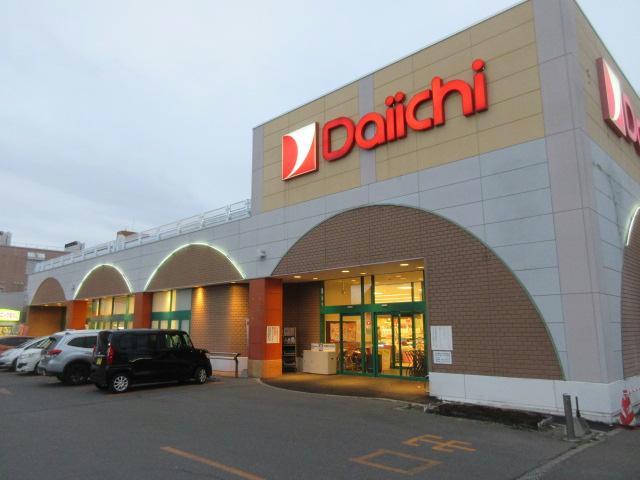 スーパー　ダイイチ東店（スーパー）まで875m