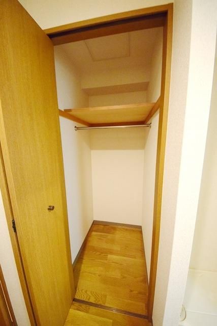 収納　★奥行きがかなりあるクローゼットです★