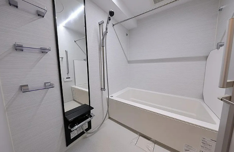 バス・シャワールーム　※別部屋の参考写真です。