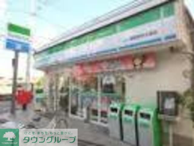 コンビニ　ファミリーマート（コンビニ）まで240m