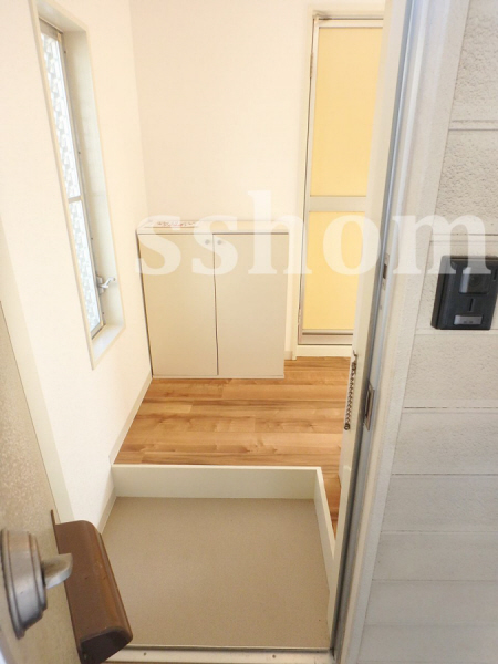 玄関　横に窓☆明るい玄関