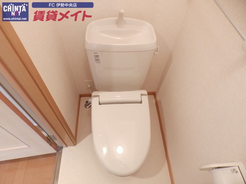 トイレ　同物件別室反転タイプ画像