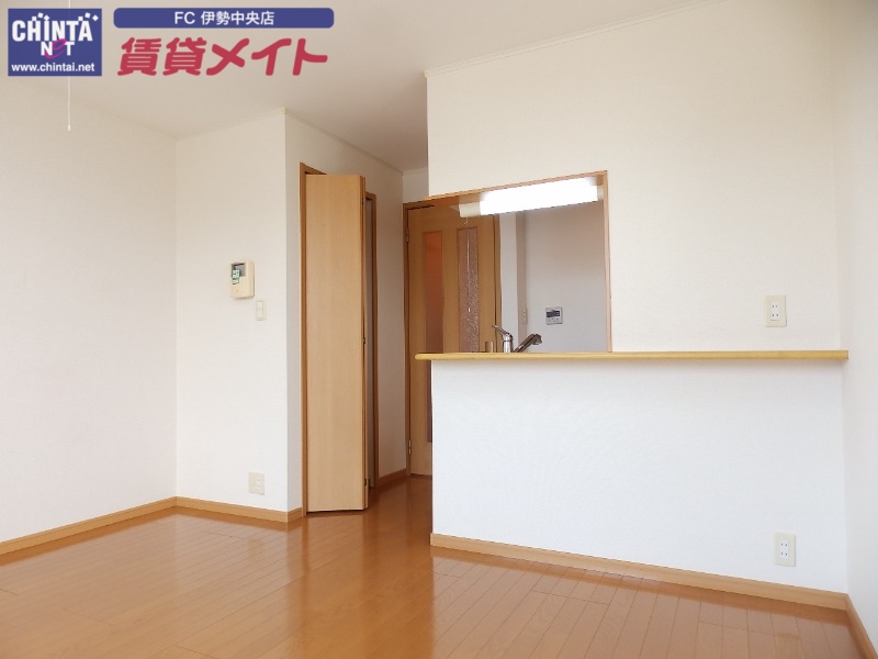 居室・リビング　同物件別室反転タイプ画像