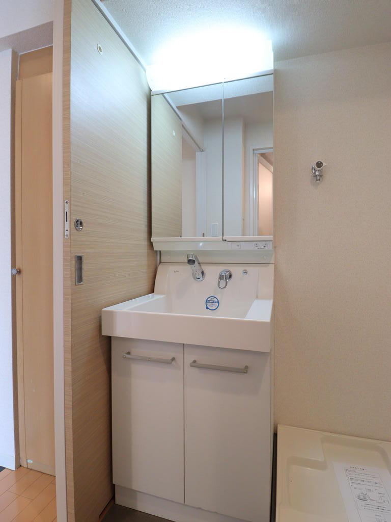 洗面設備　独立洗面化粧台付き