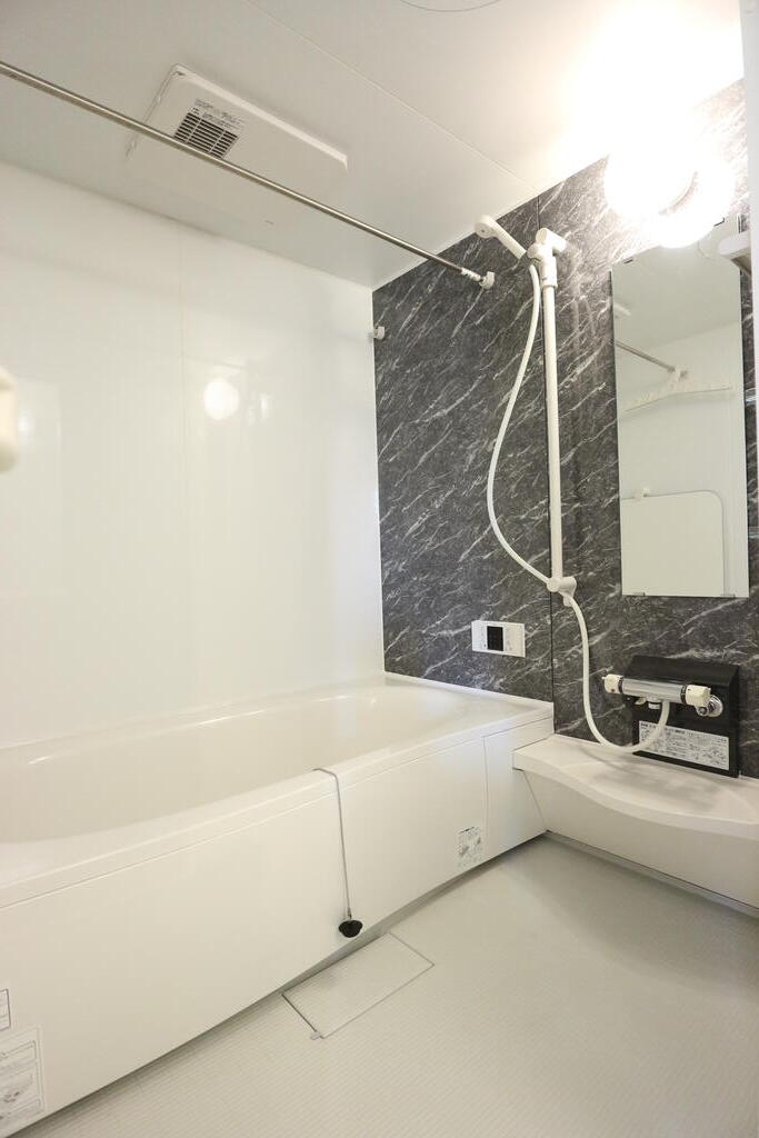 バス・シャワールーム　※他号室参考写真