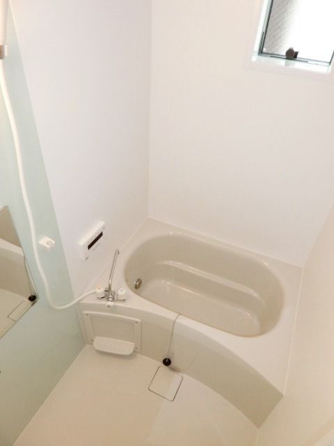 バス・シャワールーム　追い焚き機能付きのバスルームです