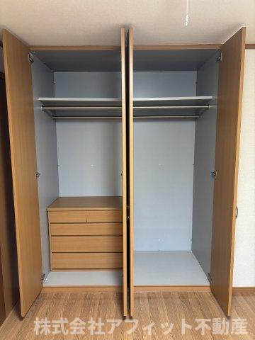 収納　洋室5.9帖のクローゼット