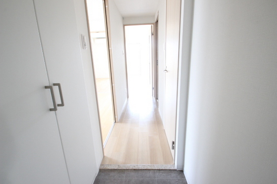 玄関　※別部屋の写真です