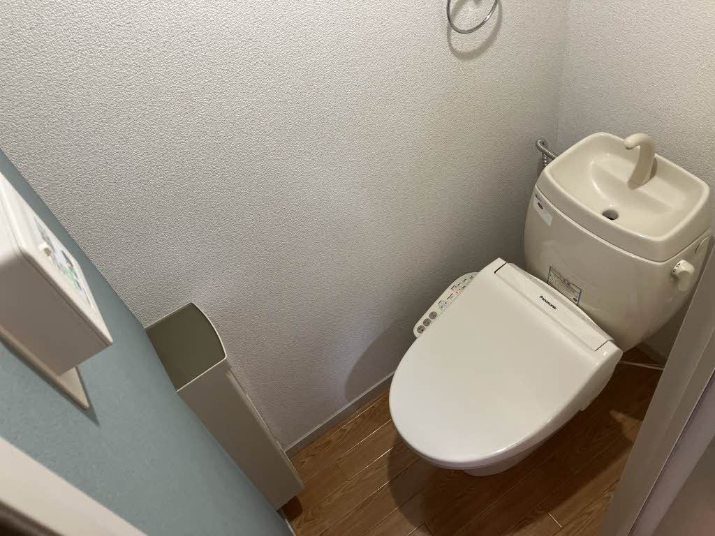 トイレ　温水洗浄便座