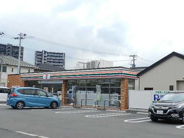 コンビニ　セブンイレブン小倉貴船町店（コンビニ）まで260m