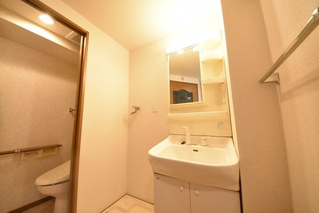 洗面設備　★朝の身支度にうれしい独立洗面台★