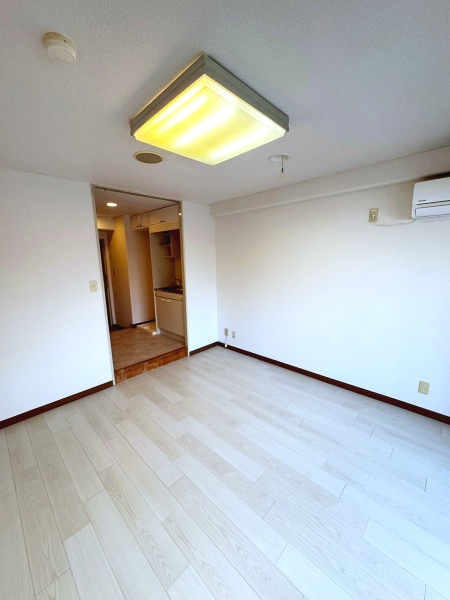 居室・リビング　エアコン付の洋室
