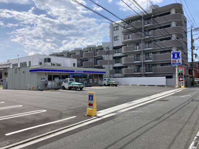 コンビニ　ローソン（コンビニ）まで526m