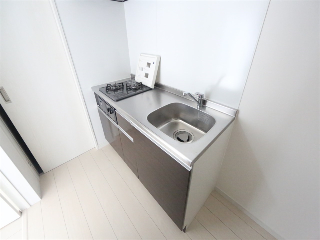 キッチン　システムキッチン（ガス2口）冷蔵庫・レンジ等ご用意できます
