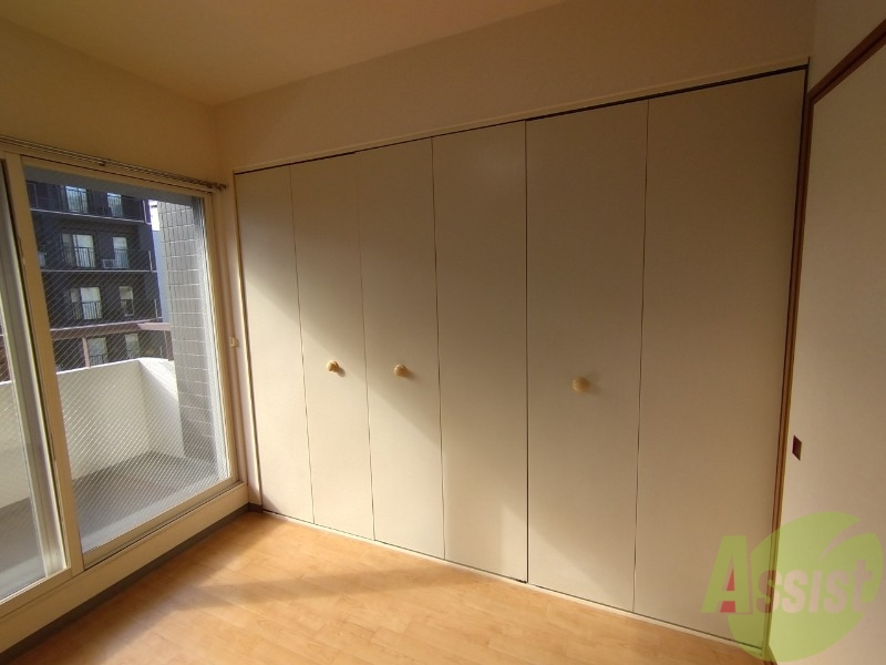 収納　寝室の収納です。部屋がすっきり片付きます。