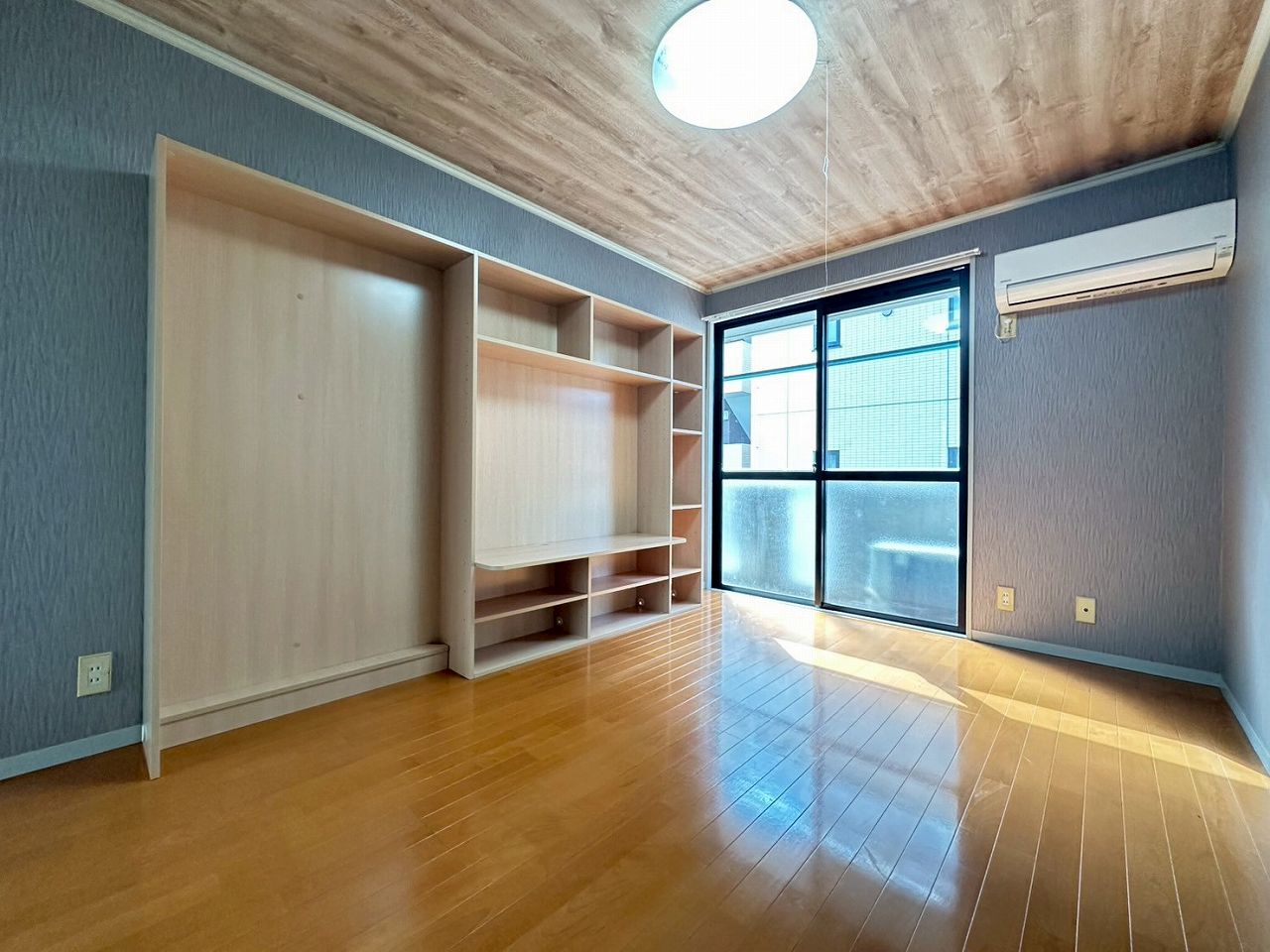 居室・リビング　※同物件の別部屋の写真です。