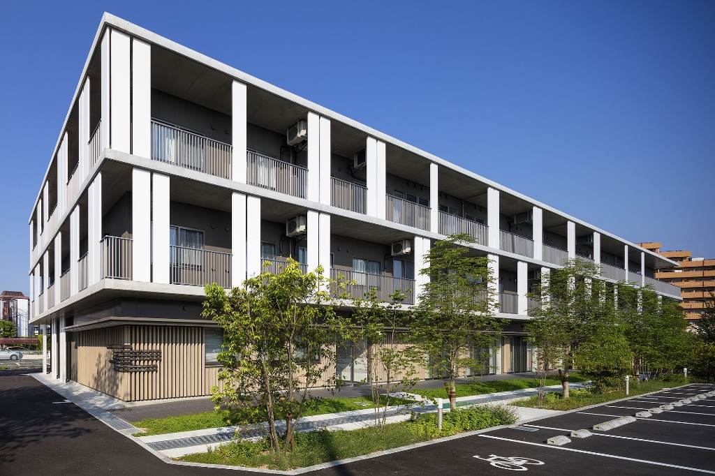 病院　半田あつたかクリニック（病院）まで679m