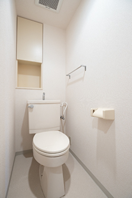 トイレ　※写真は同タイプ住戸です。
