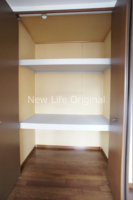収納　南西側洋室収納☆