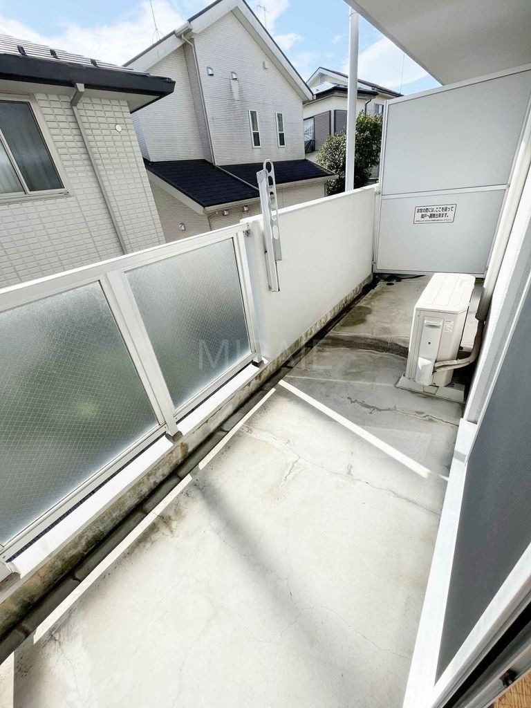 バルコニー　別部屋反転タイプ