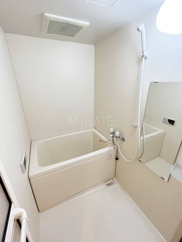 バス・シャワールーム　別部屋反転タイプ