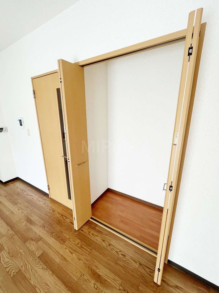 収納　別部屋反転タイプ