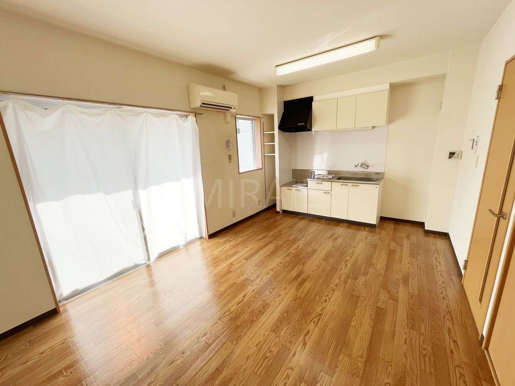 居室・リビング　別部屋反転タイプ