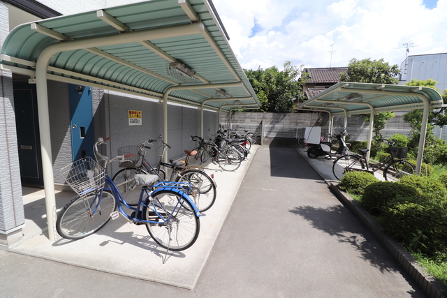 その他共有部分　屋根付き駐輪場