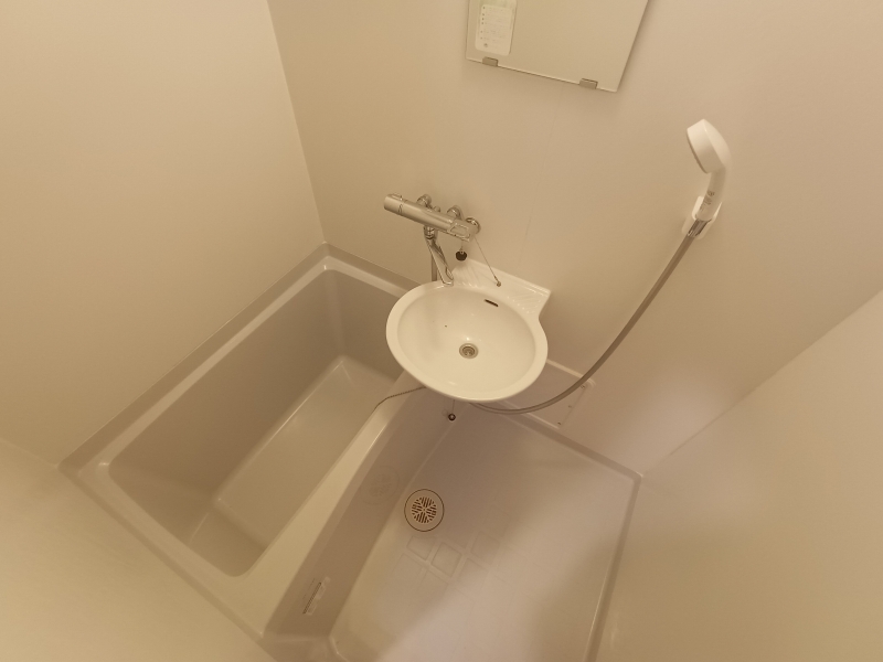 バス・シャワールーム　浴槽スペースです。