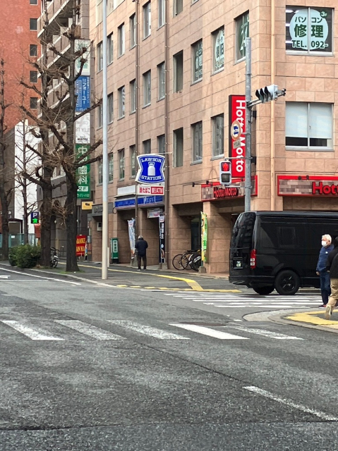 コンビニ　ローソン筑紫通比恵町店（コンビニ）まで128m