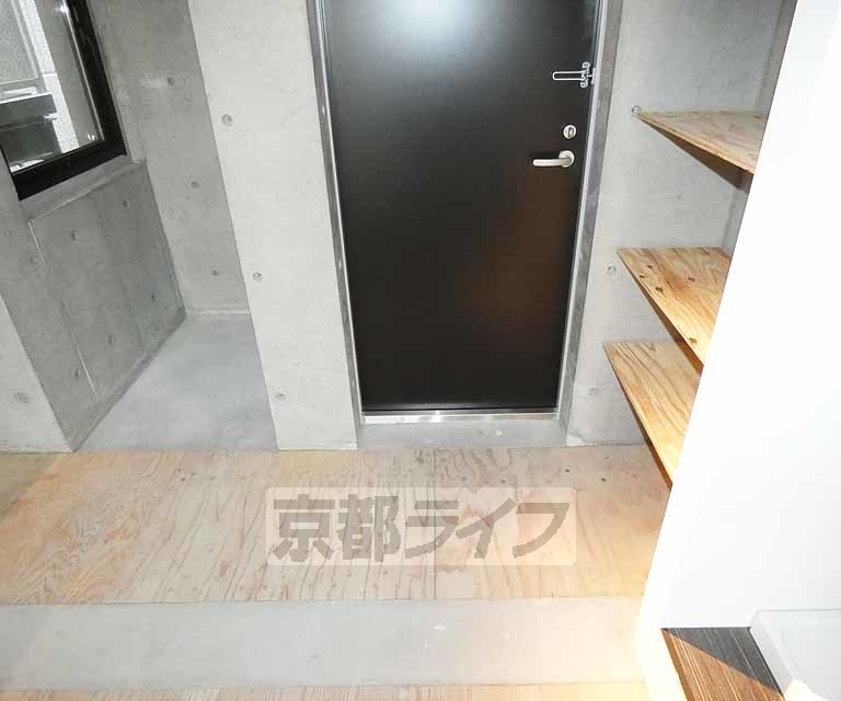 玄関　しゅーずボックス付きです。