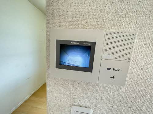 セキュリティ　玄関を開けずに来訪者を確認！モニタ付ドアホン
