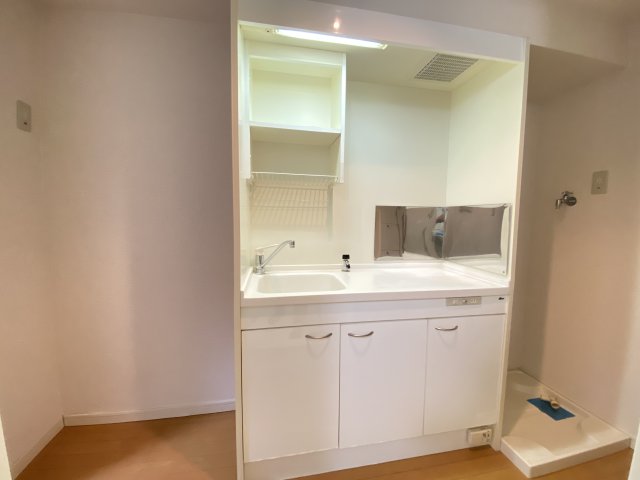 キッチン　同型タイプの写真です。