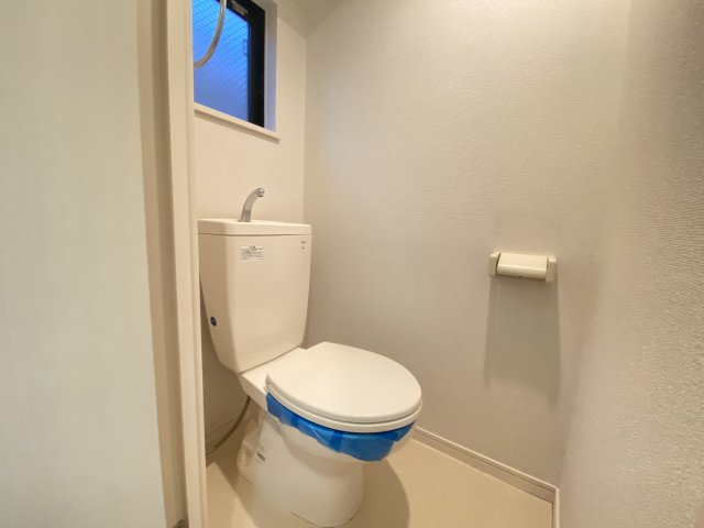 トイレ　同型タイプの写真です。