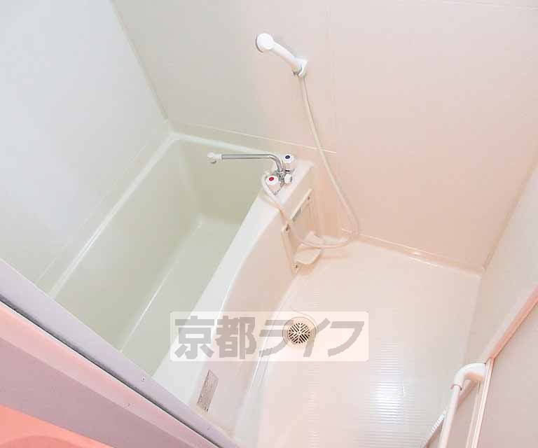 バス・シャワールーム　清潔なお風呂