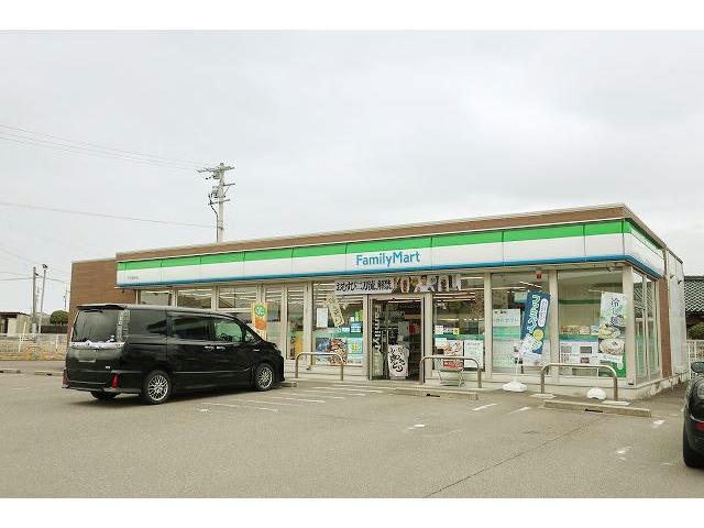 コンビニ　ファミリーマート可児桜町店（コンビニ）まで328m