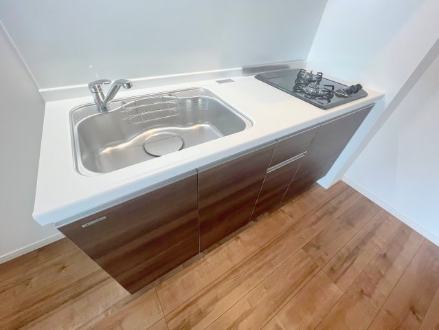 キッチン　オシャレなシステムキッチン。お料理好きには嬉しいですね。