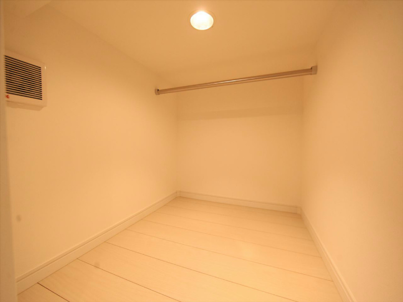 収納　ウォークインクロゼット（収納充実してます）