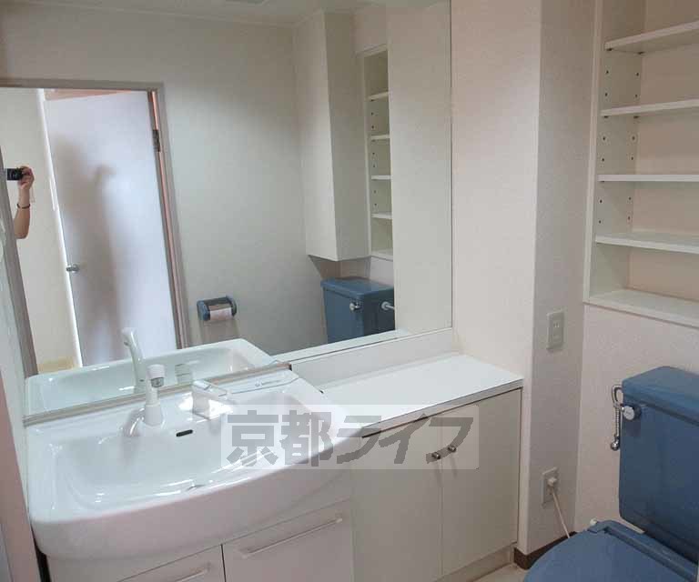 洗面設備　洗面所もゆったりしてます