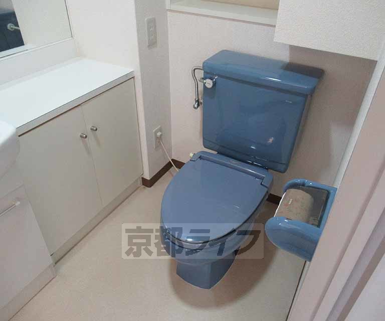 トイレ　青いトイレです