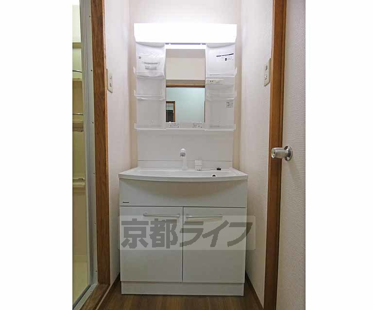 洗面設備　独立洗面台です。