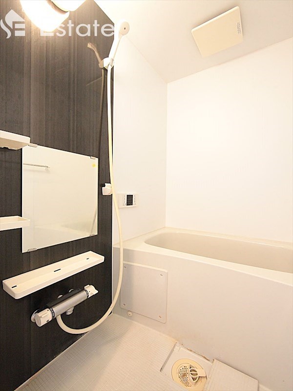 バス・シャワールーム　バスルーム