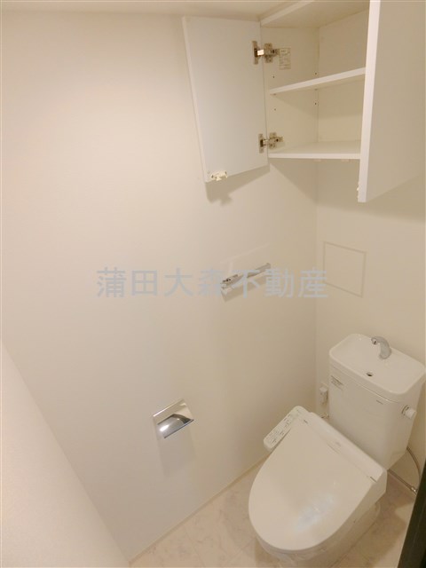 トイレ　温水洗浄便座付きのトイレ