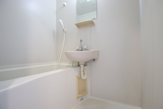 バス・シャワールーム　※他の号室の参考写真です※