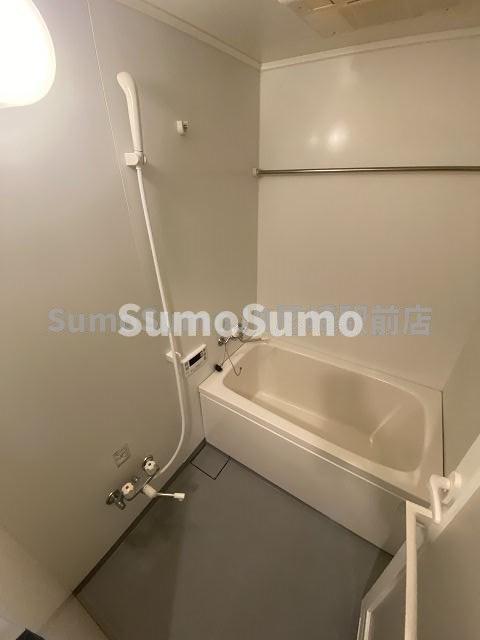 バス・シャワールーム　落ち着いた空間のお風呂です