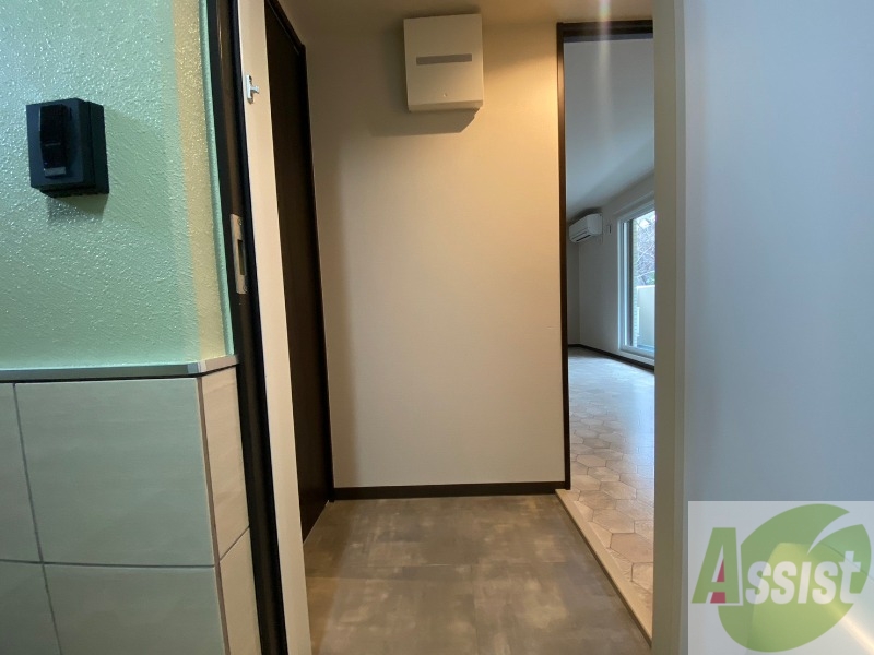 玄関　玄関の様子です。明るい印象ですね。気分もあがりそう。