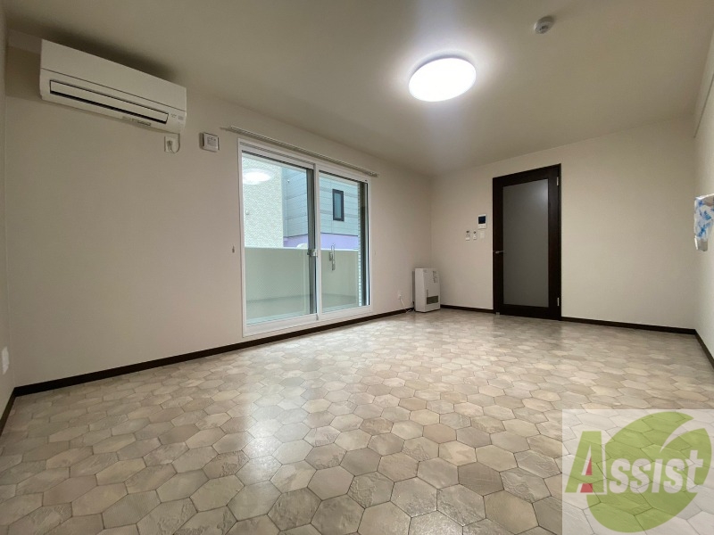 居室・リビング　広くてきれいなリビングです！快適に過ごせそうですね。