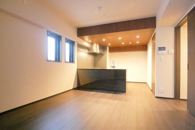 居室・リビング　こちらの居間で趣味の時間をお楽しみください