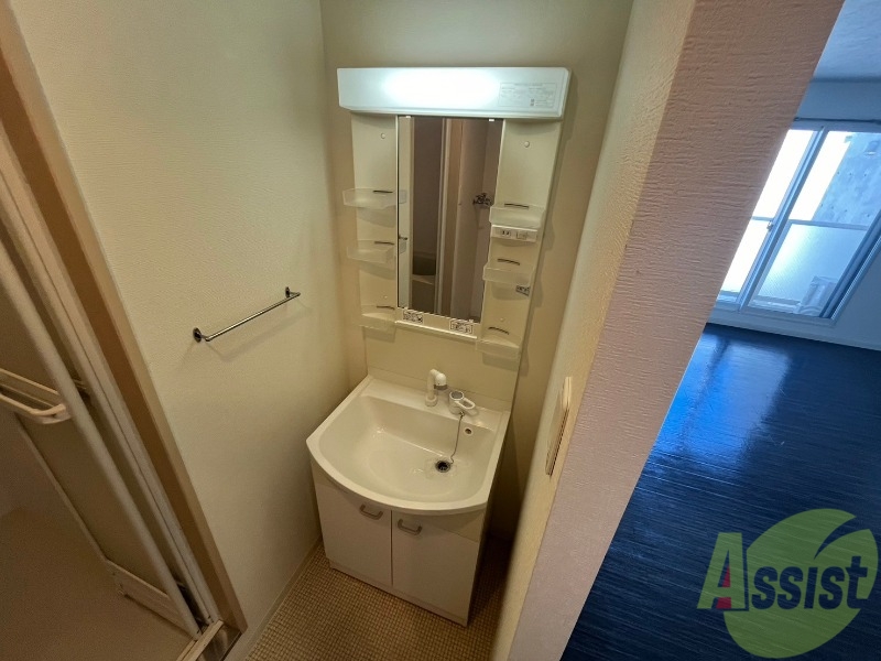 洗面設備　洗面台は独立していて使いやすそうですね。