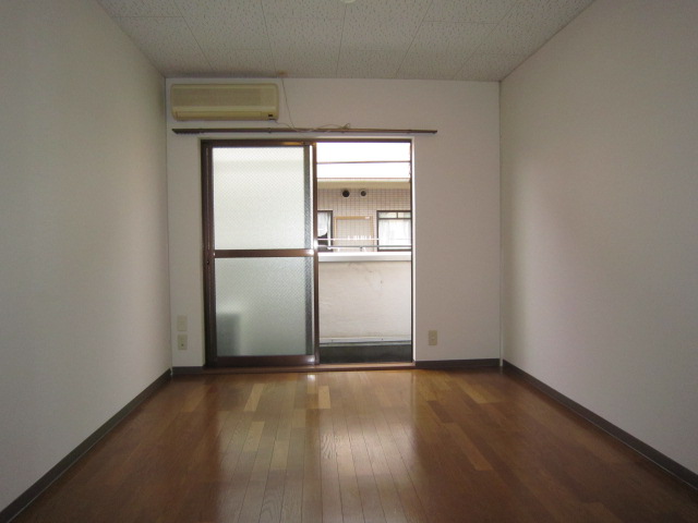 居室・リビング　写真は別のお部屋のものです